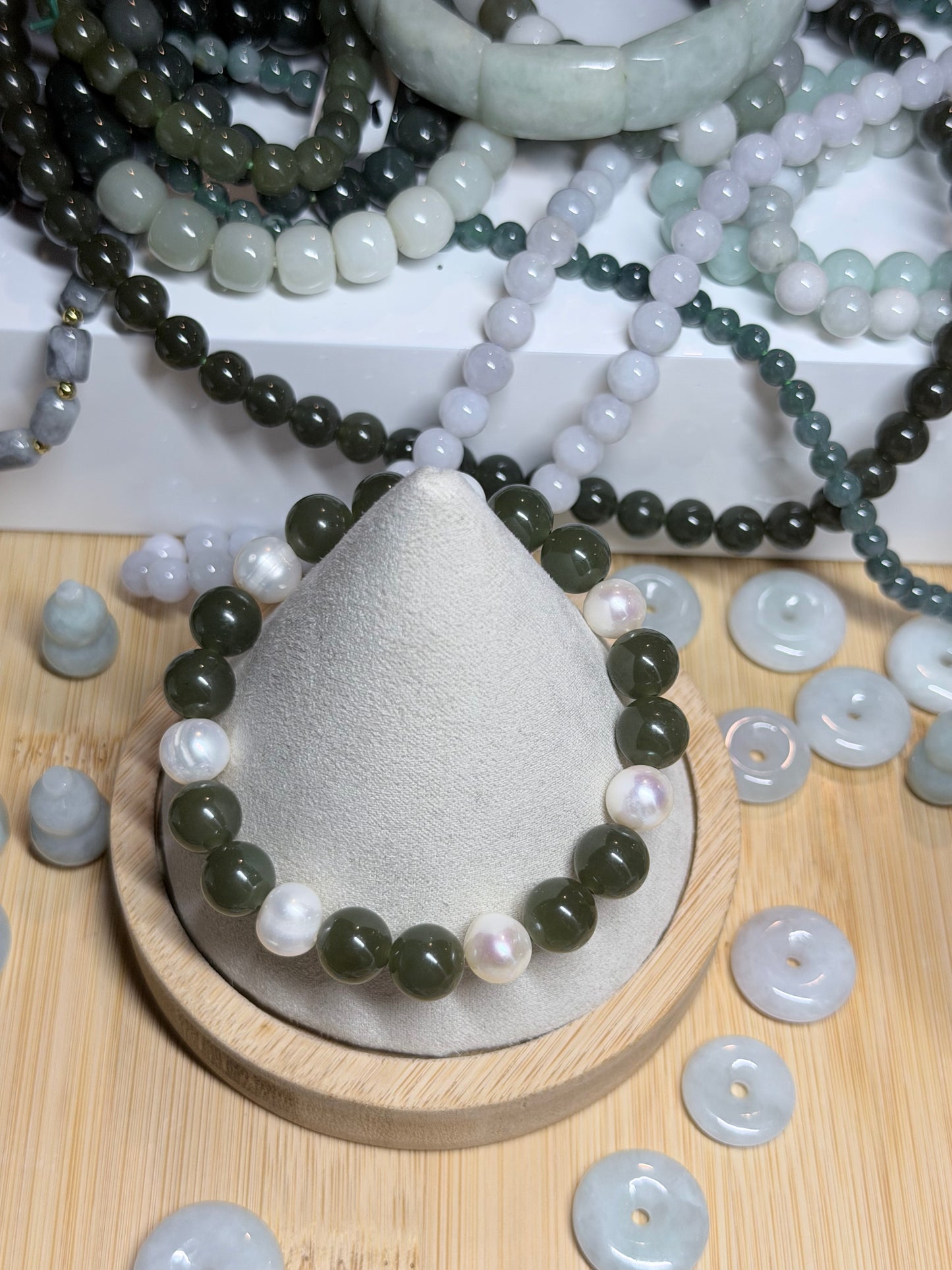 HETIAN JADE W/ FRESHWATER PEARLS