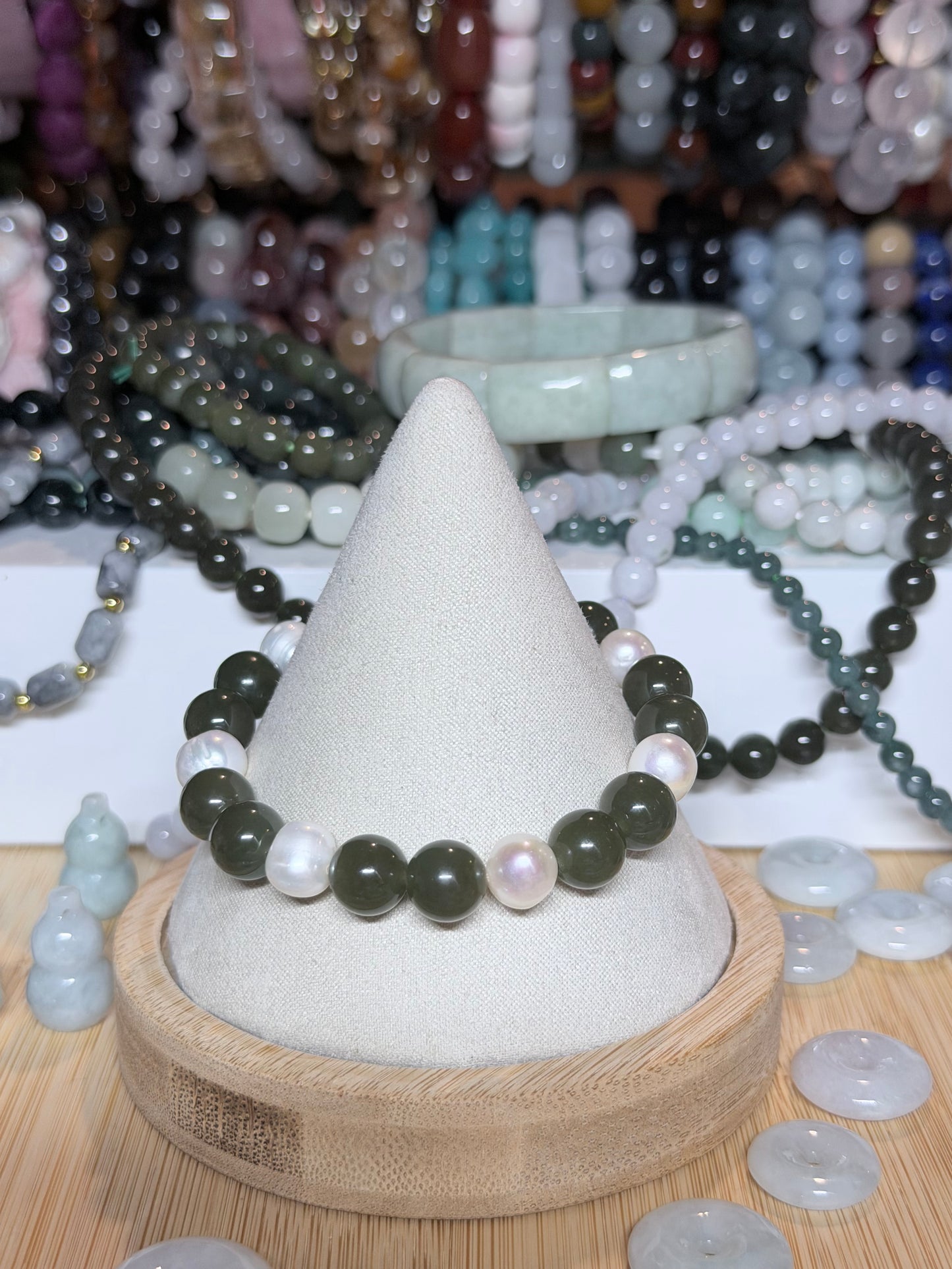 HETIAN JADE W/ FRESHWATER PEARLS